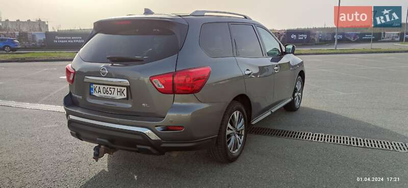 Внедорожник / Кроссовер Nissan Pathfinder 2019 в Киеве