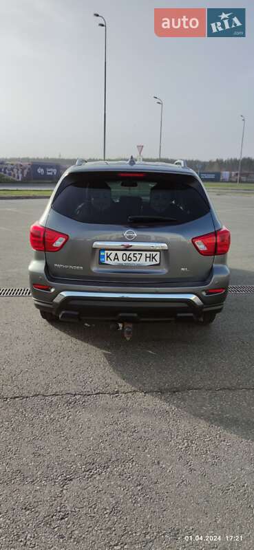 Внедорожник / Кроссовер Nissan Pathfinder 2019 в Киеве