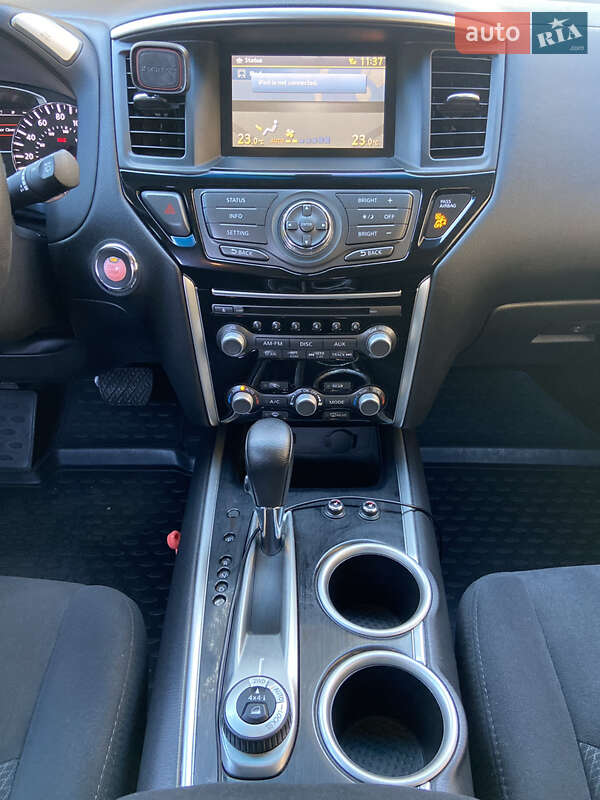 Внедорожник / Кроссовер Nissan Pathfinder 2015 в Виннице