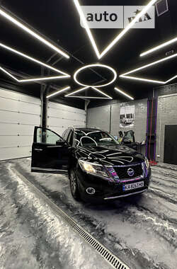 Внедорожник / Кроссовер Nissan Pathfinder 2014 в Киеве