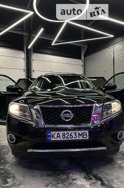 Внедорожник / Кроссовер Nissan Pathfinder 2014 в Киеве