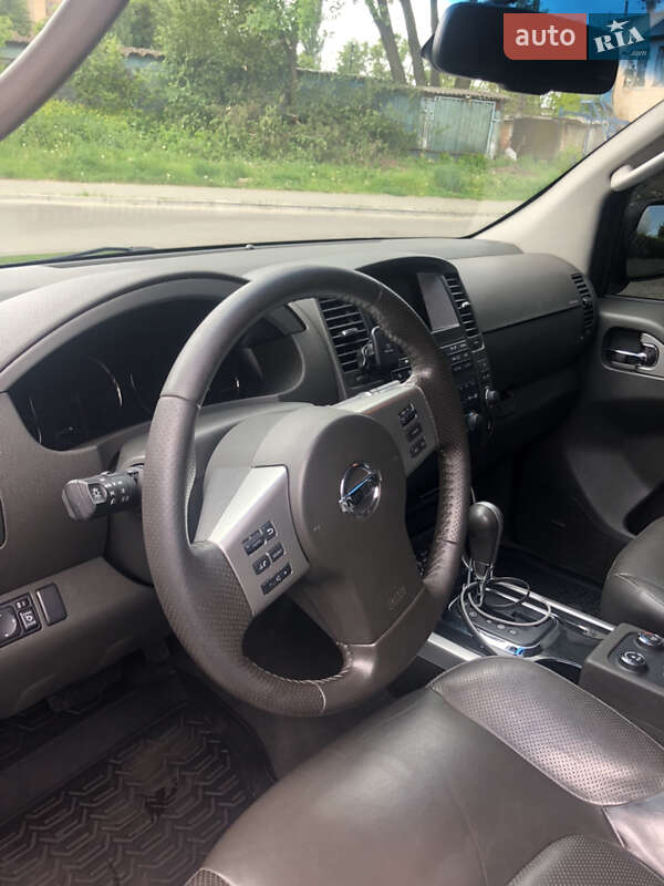 Позашляховик / Кросовер Nissan Pathfinder 2011 в Києві