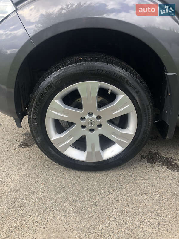 Позашляховик / Кросовер Nissan Pathfinder 2011 в Києві