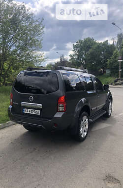 Внедорожник / Кроссовер Nissan Pathfinder 2011 в Киеве