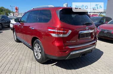 Позашляховик / Кросовер Nissan Pathfinder 2013 в Львові