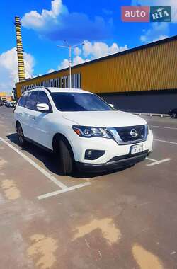 Внедорожник / Кроссовер Nissan Pathfinder 2016 в 