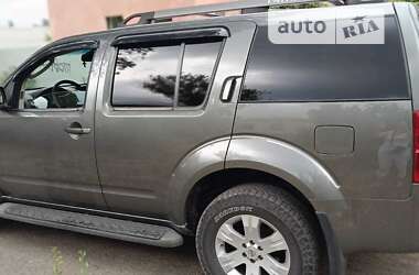 Внедорожник / Кроссовер Nissan Pathfinder 2005 в 