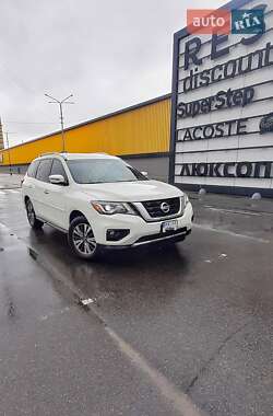 Внедорожник / Кроссовер Nissan Pathfinder 2016 в 