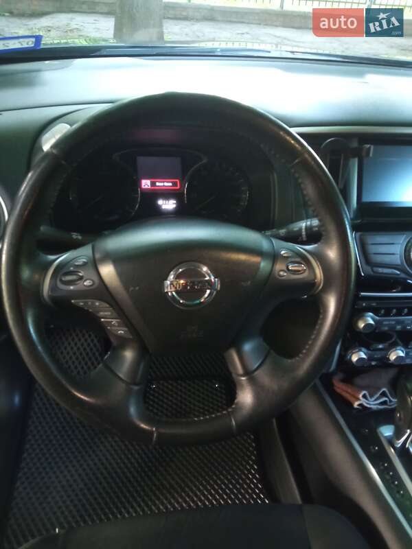 Внедорожник / Кроссовер Nissan Pathfinder 2014 в Днепре