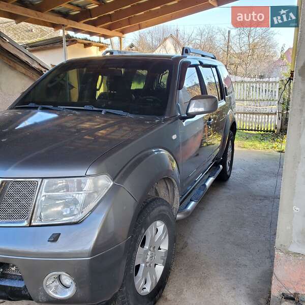 Позашляховик / Кросовер Nissan Pathfinder 2005 в Виноградові