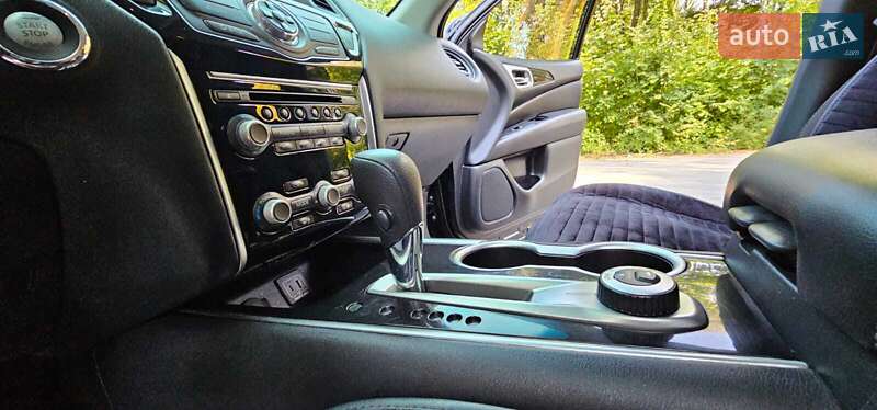 Позашляховик / Кросовер Nissan Pathfinder 2018 в Звягелі