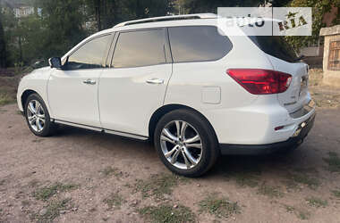 Позашляховик / Кросовер Nissan Pathfinder 2016 в Кривому Розі