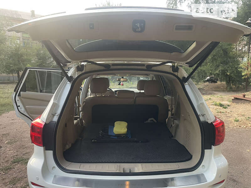 Внедорожник / Кроссовер Nissan Pathfinder 2016 в Кривом Роге