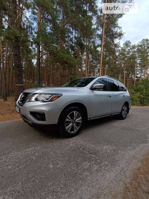 Внедорожник / Кроссовер Nissan Pathfinder 2020 в Броварах