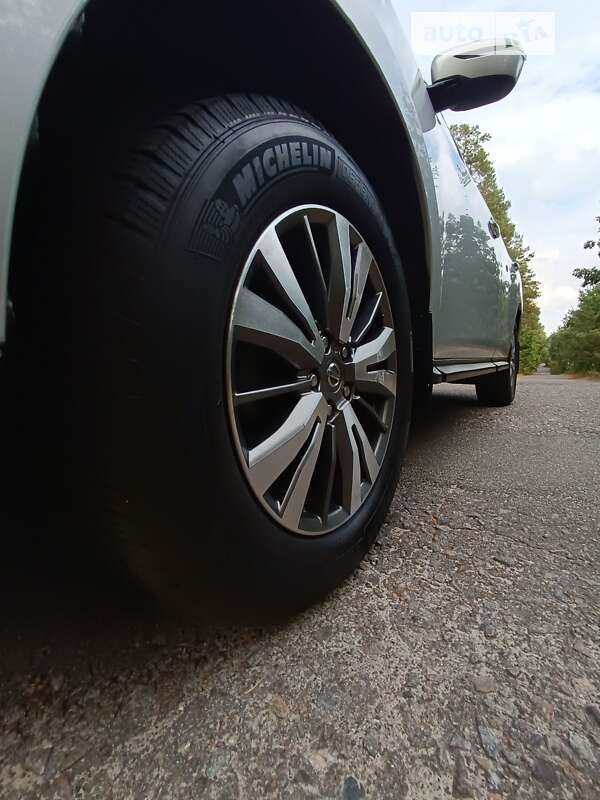 Внедорожник / Кроссовер Nissan Pathfinder 2020 в Броварах