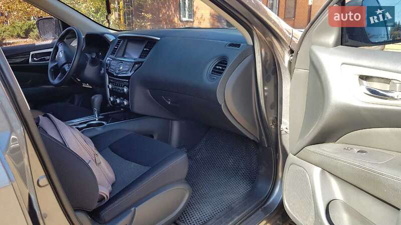 Внедорожник / Кроссовер Nissan Pathfinder 2018 в Харькове фото 10 Внедорожник / Кроссовер Nissan Pathfinder 2018 в Харькове