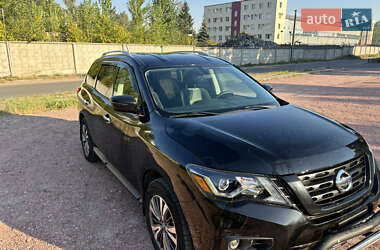 Внедорожник / Кроссовер Nissan Pathfinder 2017 в Киеве