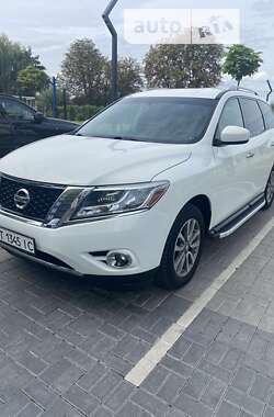 Позашляховик / Кросовер Nissan Pathfinder 2016 в Івано-Франківську