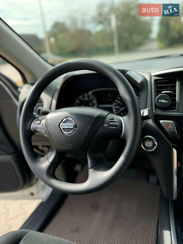 Позашляховик / Кросовер Nissan Pathfinder 2016 в Вінниці фото 6 Позашляховик / Кросовер Nissan Pathfinder 2016 в Вінниці