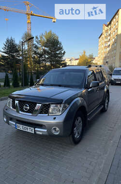 Внедорожник / Кроссовер Nissan Pathfinder 2007 в Новояворовске