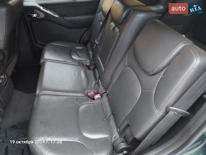 Внедорожник / Кроссовер Nissan Pathfinder 2005 в Чернигове