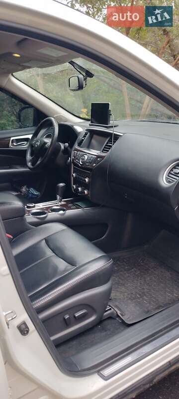 Внедорожник / Кроссовер Nissan Pathfinder 2016 в Одессе фото 16 Внедорожник / Кроссовер Nissan Pathfinder 2016 в Одессе