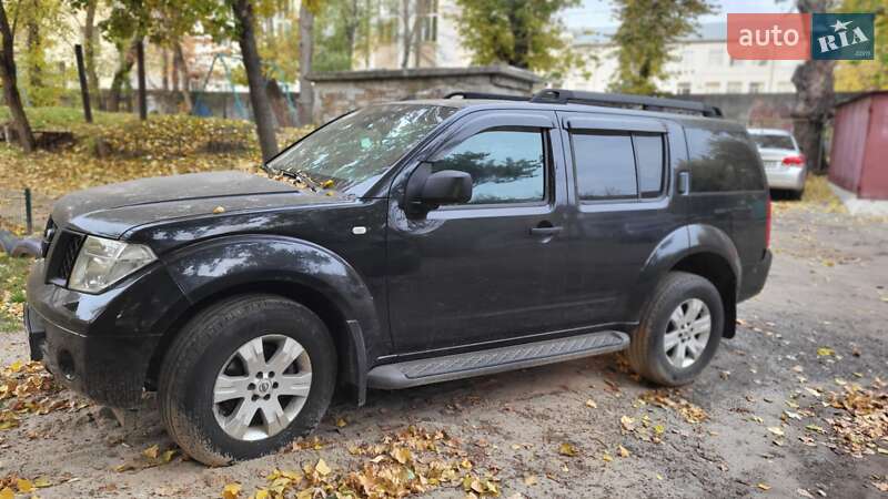 Позашляховик / Кросовер Nissan Pathfinder 2006 в Черкасах