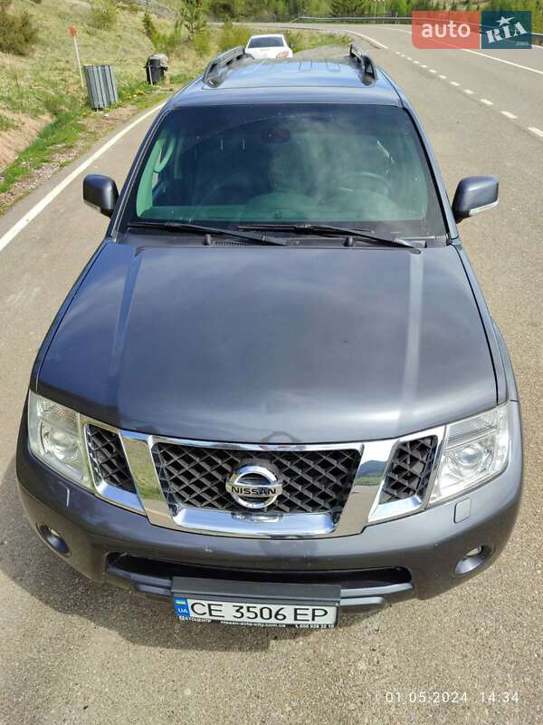 Позашляховик / Кросовер Nissan Pathfinder 2011 в Чернівцях
