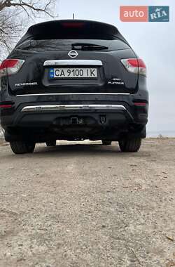 Позашляховик / Кросовер Nissan Pathfinder 2014 в Черкасах