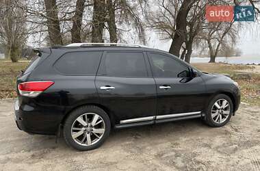 Позашляховик / Кросовер Nissan Pathfinder 2014 в Черкасах