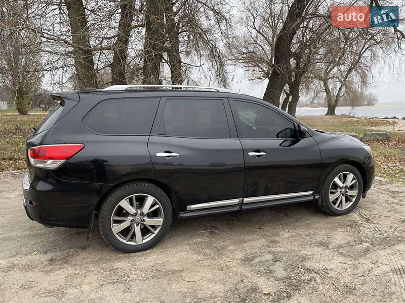 Внедорожник / Кроссовер Nissan Pathfinder 2014 в Черкассах