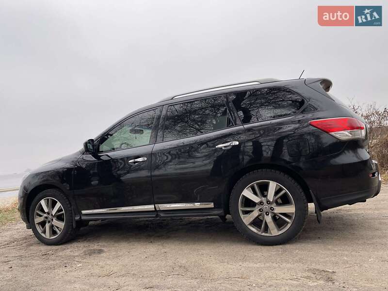 Внедорожник / Кроссовер Nissan Pathfinder 2014 в Черкассах