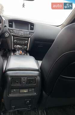 Позашляховик / Кросовер Nissan Pathfinder 2014 в Черкасах