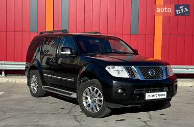 Позашляховик / Кросовер Nissan Pathfinder 2011 в Києві