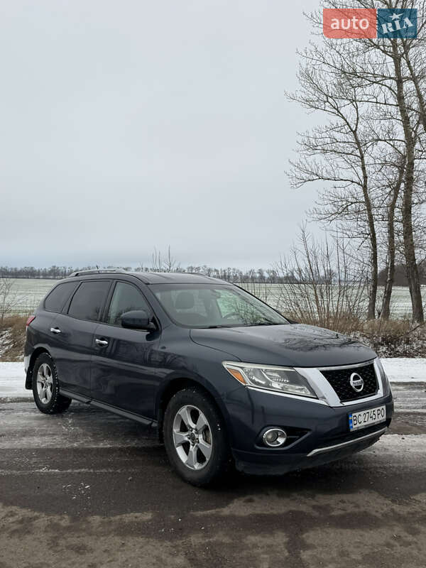 Позашляховик / Кросовер Nissan Pathfinder 2016 в Сумах