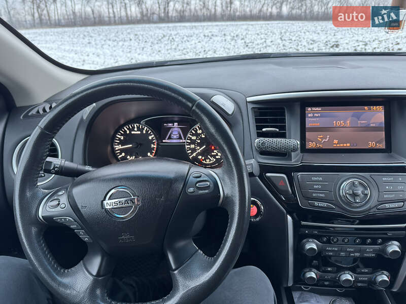 Позашляховик / Кросовер Nissan Pathfinder 2016 в Сумах