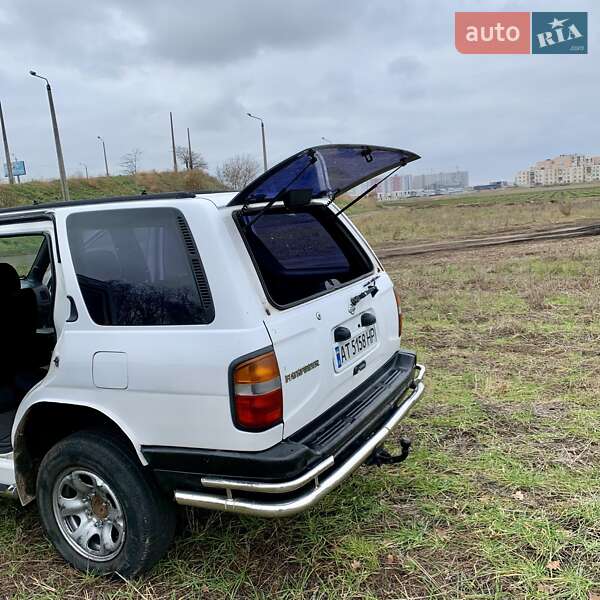 Позашляховик / Кросовер Nissan Pathfinder 1996 в Одесі