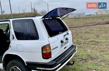 Позашляховик / Кросовер Nissan Pathfinder 1996 в Одесі