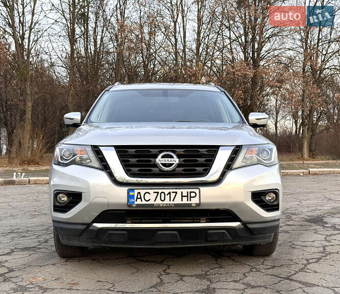 Внедорожник / Кроссовер Nissan Pathfinder 2018 в Владимире