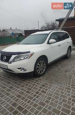 Внедорожник / Кроссовер Nissan Pathfinder 2016 в Новоукраинке