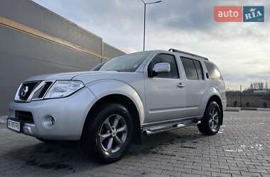 Внедорожник / Кроссовер Nissan Pathfinder 2011 в Желтых Водах