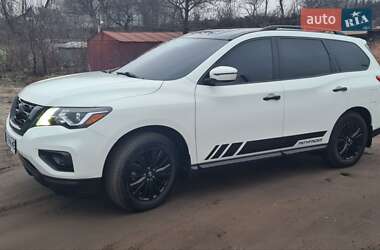 Внедорожник / Кроссовер Nissan Pathfinder 2018 в 