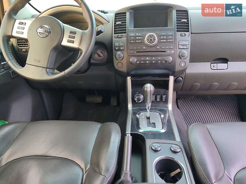 Позашляховик / Кросовер Nissan Pathfinder 2011 в Чернівцях