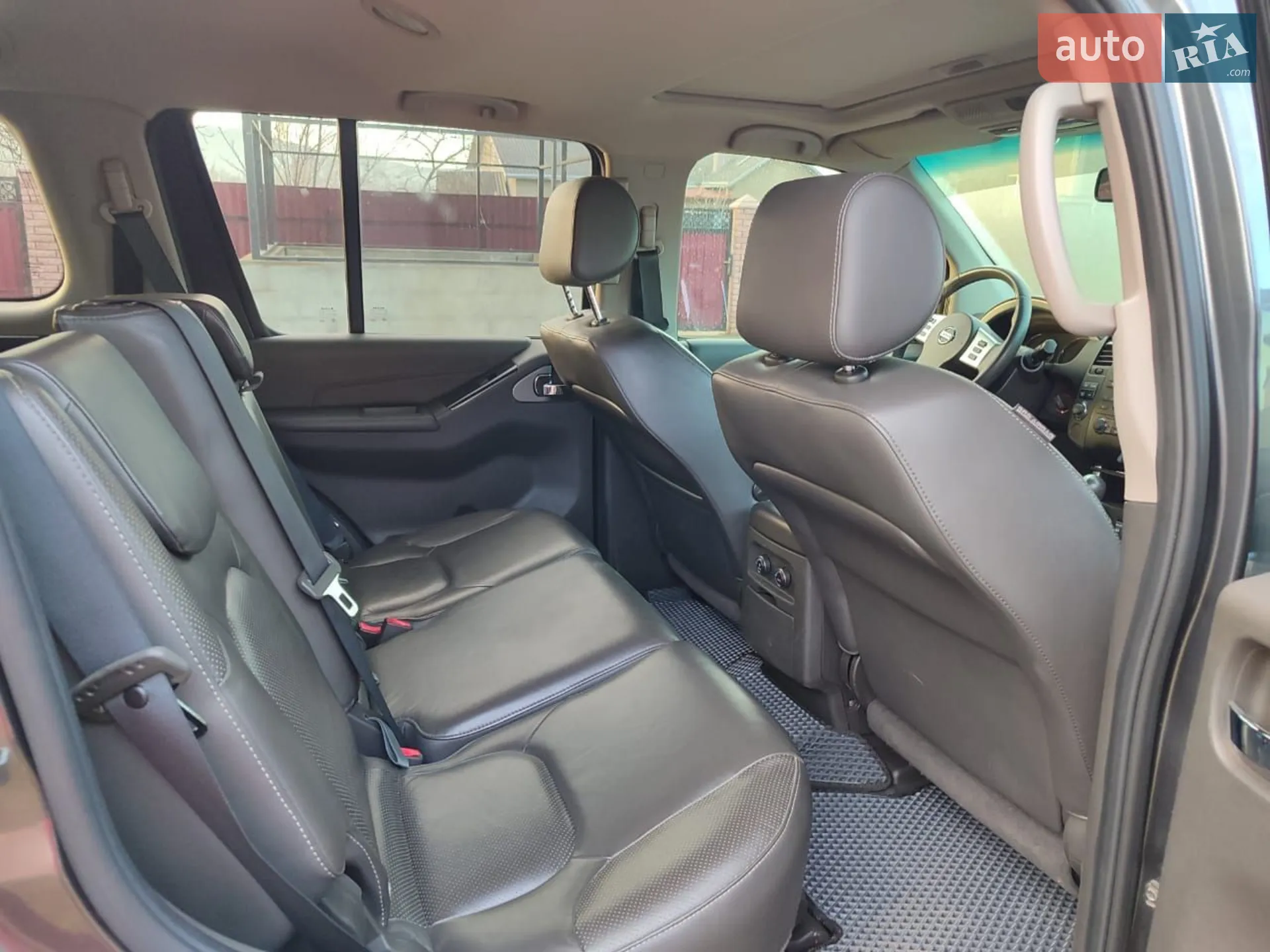 2011 Nissan Pathfinder - мініатюра 20