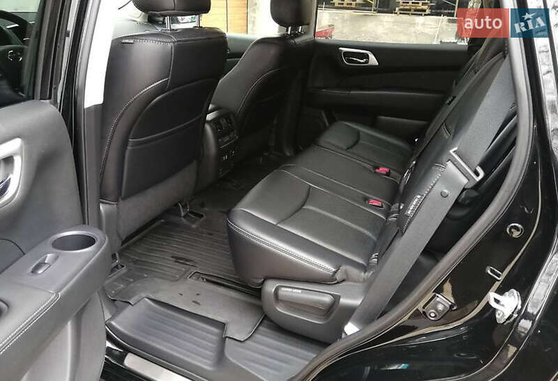 Внедорожник / Кроссовер Nissan Pathfinder 2019 в Львове