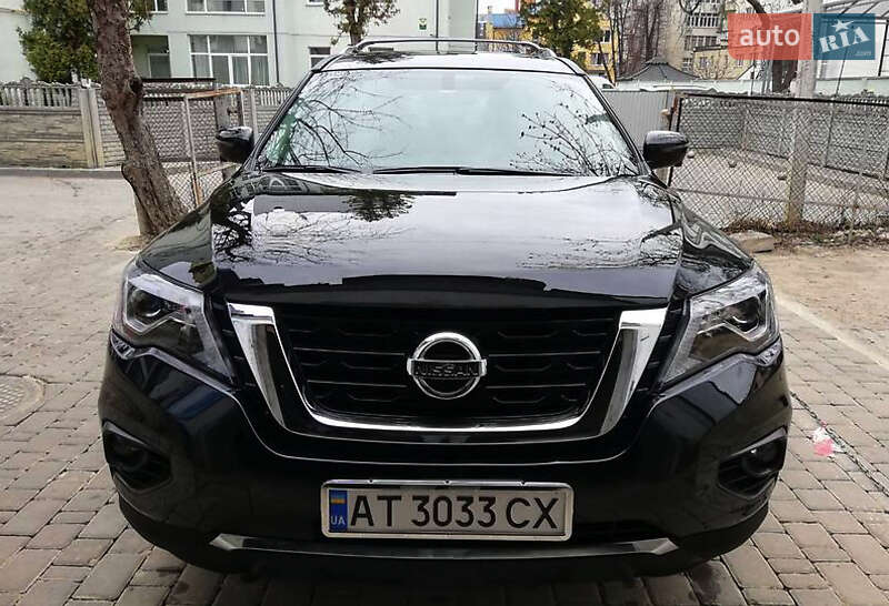 Внедорожник / Кроссовер Nissan Pathfinder 2019 в Львове