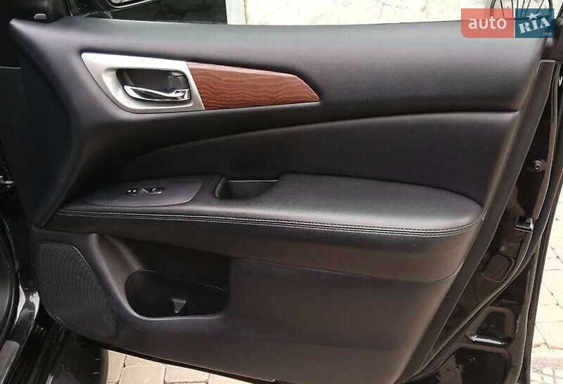 Внедорожник / Кроссовер Nissan Pathfinder 2019 в Львове