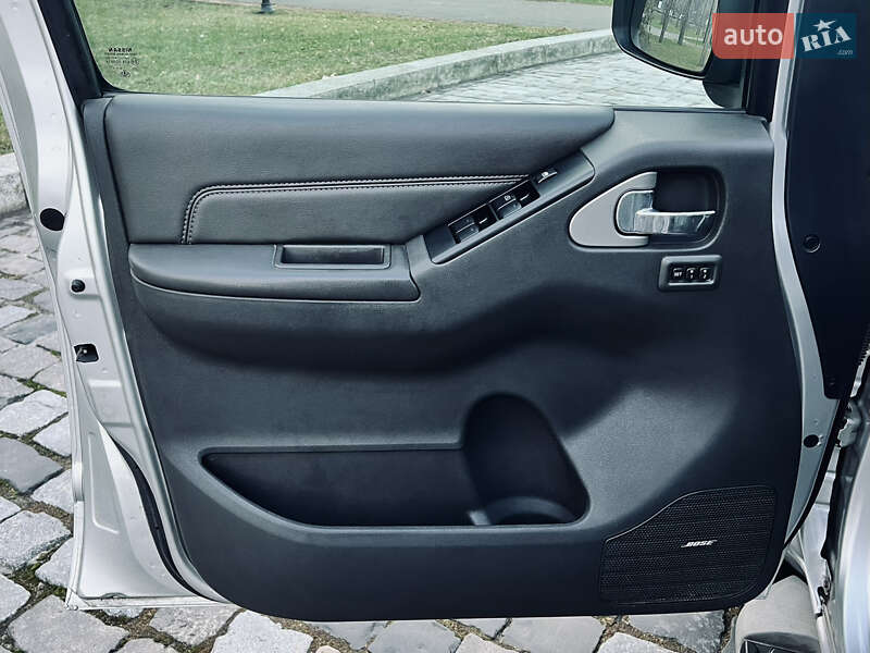 Внедорожник / Кроссовер Nissan Pathfinder 2012 в Киеве