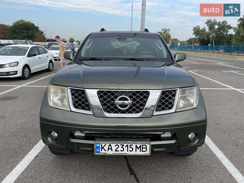 Внедорожник / Кроссовер Nissan Pathfinder 2005 в 