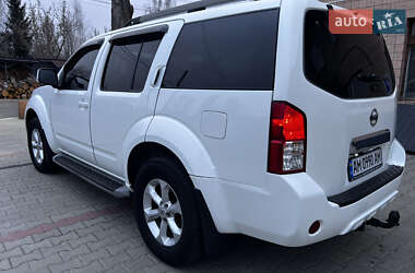 Внедорожник / Кроссовер Nissan Pathfinder 2011 в Малине